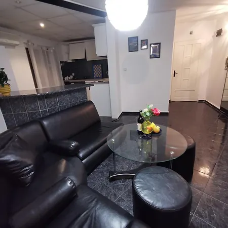 мезонет в гръцката махала Apartmán *